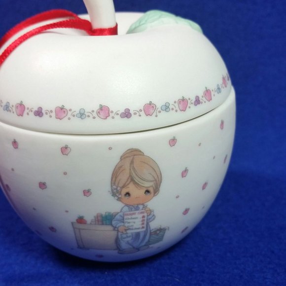 Precious Moments Love Never Fails Apple Trinket Box Gift For Teacher No Box - Picture 4 of 10